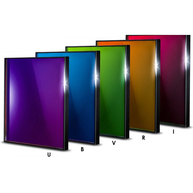 Lot de 5 filtres photométriques UBVRI - 65x65mm carré non monté - Baader 44. Filtres spéciaux et filtres photométriques UBVRI / SLOAN / SDSS