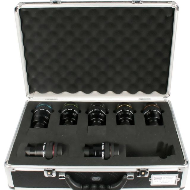 Lot de 7 oculaires 5mm + 8mm + 10mm + 13mm + 17mm + 21mm + 24mm 68° Hyperion avec valise - Baader 26. Oculaires Hypérion